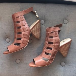 Vince Camuto VC Evelin Heels